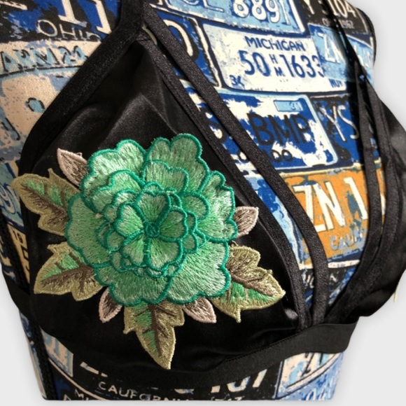 Strappy Embroidered Flower V Plunge Bra - Picture 3 of 8